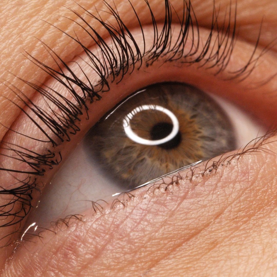 DIY Eyelash Growth Castor Oil Serum: A Natural Solution for Lush Lashes - The SkinScience Company